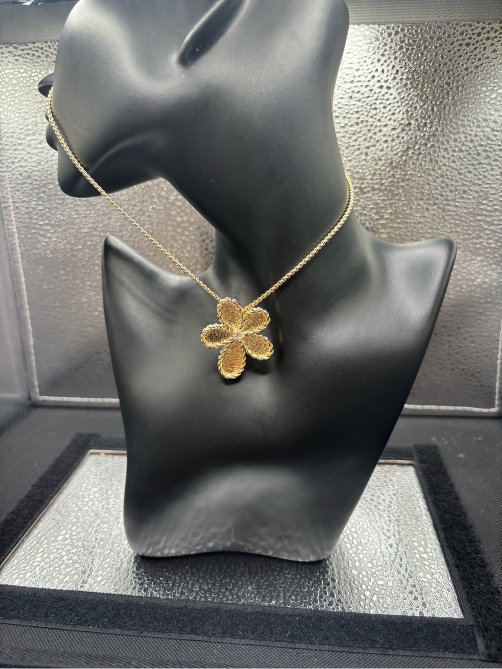 Gold Flower Pendant Necklace - Women's Jewelry - Picture 4 of 5